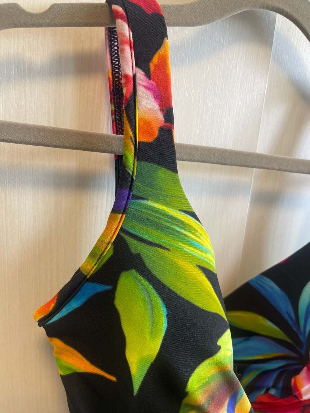 Miraclesuit Floral Ruched One-Piece Swimsuit Size 12 - Picture 2 of 7